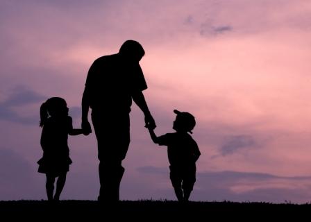 Кто важнее в воспитании ребенка отец или мать